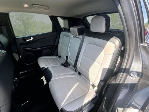 Used 2025 Ford Escape SE image 26
