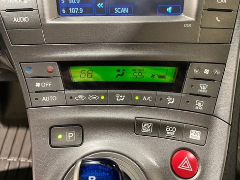 Used 2014 Toyota Prius Two image 26