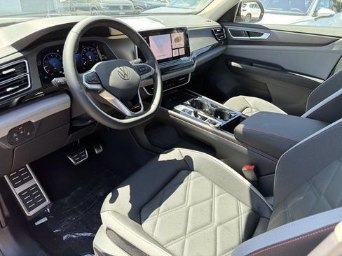 New 2026 Volkswagen Atlas Peak Edition AWD/4WD image 16