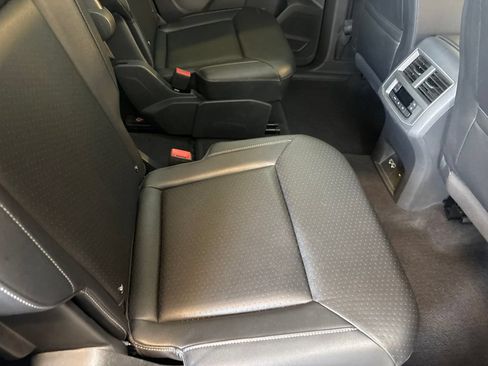 Used 2019 Volkswagen Atlas SEL R-Line AWD/4WD image 8