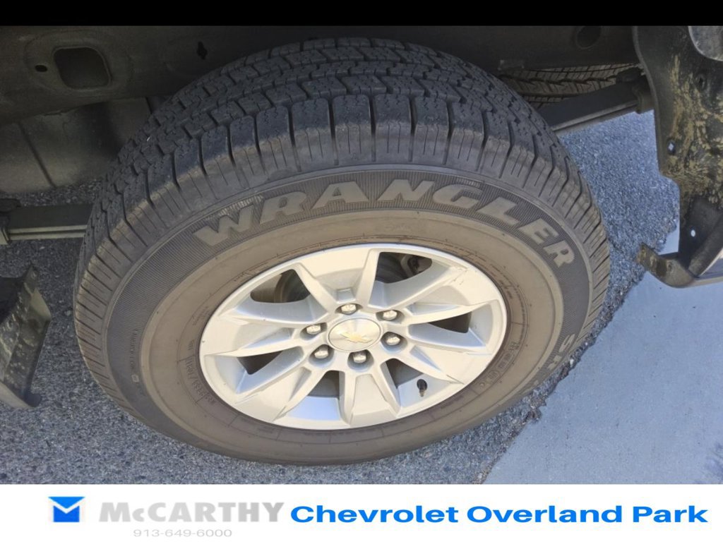 Used 2022 Chevrolet Silverado 1500 LT w/ LPO, Dark Essentials Package AWD/4WD image 6