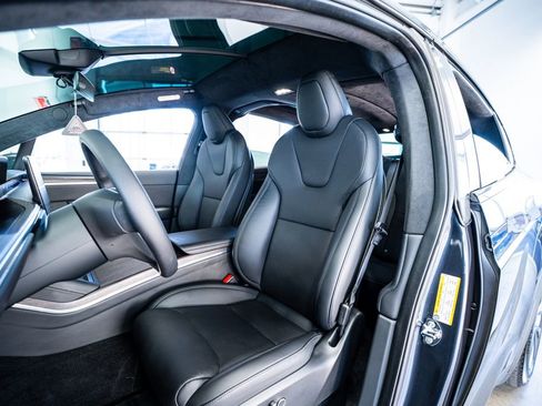 Used 2024 Tesla Model X image 31