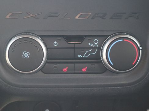 Used 2025 Ford Explorer ST AWD/4WD image 25