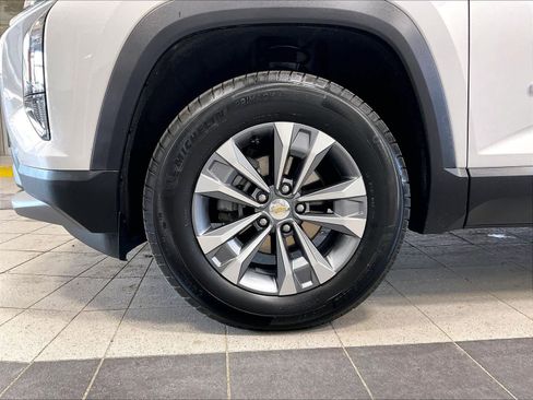 Used 2025 Chevrolet Equinox LT image 7