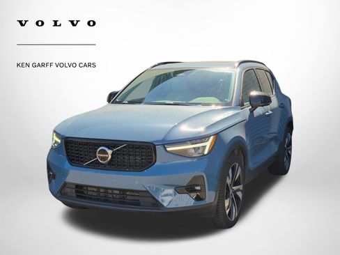 Used 2023 Volvo XC40 B5 Plus w/ Protection Package Premier AWD/4WD image 7