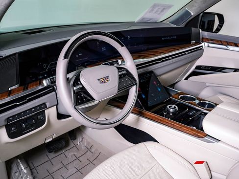 Used 2025 Cadillac Escalade Sport Platinum image 23