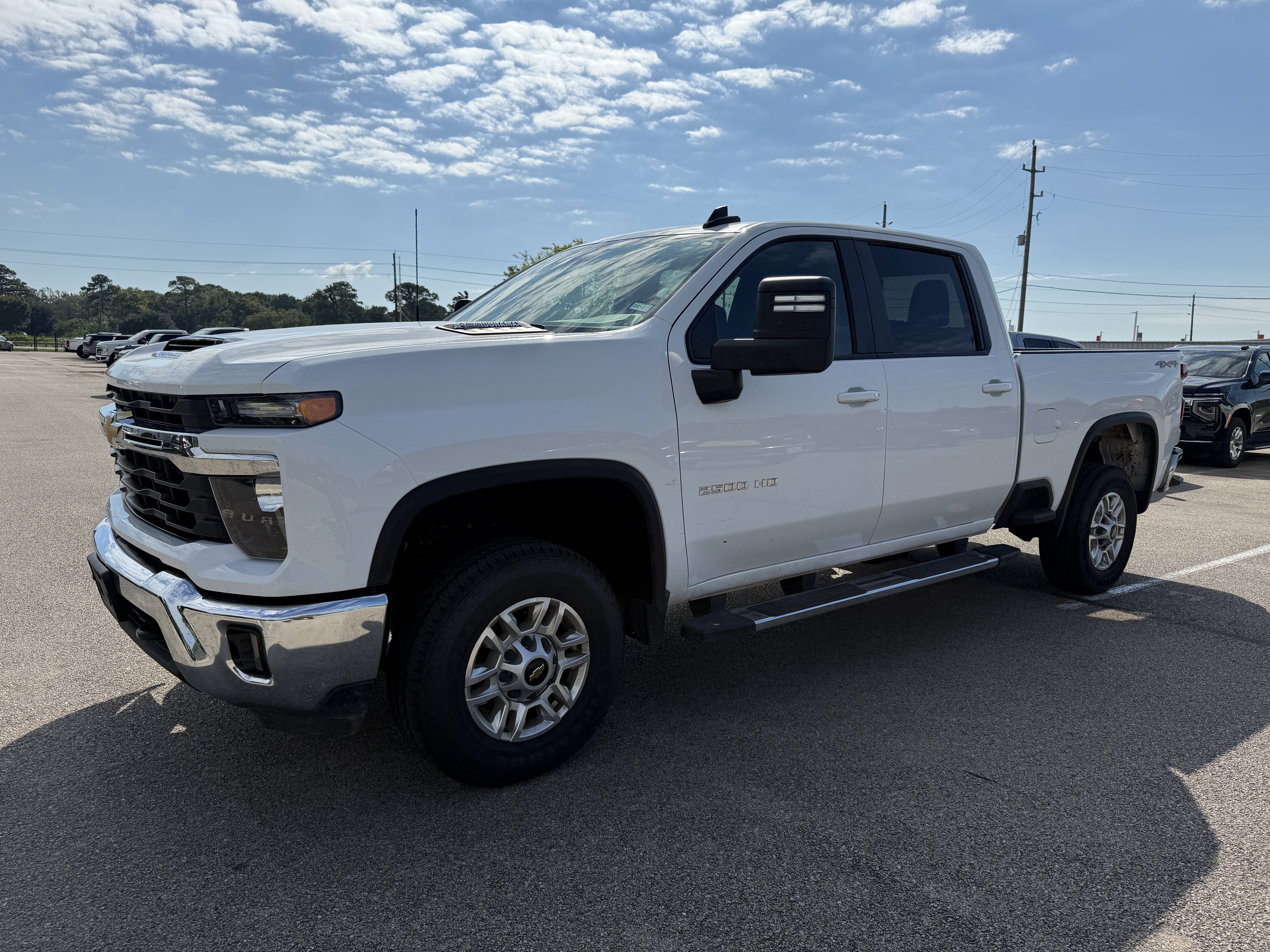 Used 2025 Chevrolet Silverado 2500 LT w/ Convenience Package AWD/4WD image 4