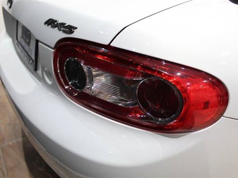 Used 2014 MAZDA MX-5 Miata Sport RWD image 11