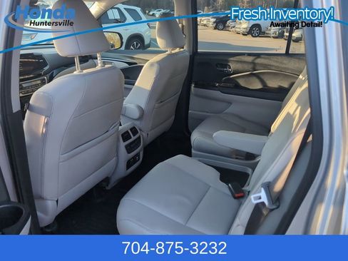 Used 2022 Honda Pilot Touring image 13