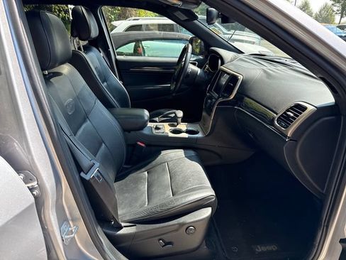 Used 2014 Jeep Grand Cherokee Overland AWD/4WD image 9