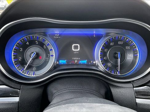 Used 2016 Chrysler 300 Limited w/ Driver Convenience Group image 15