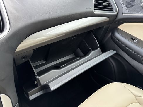 Used 2024 Ford Edge SEL image 39