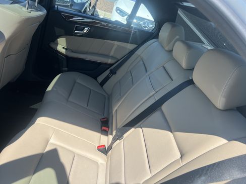 Used 2011 Mercedes-Benz E 350 BlueTEC Sedan image 33