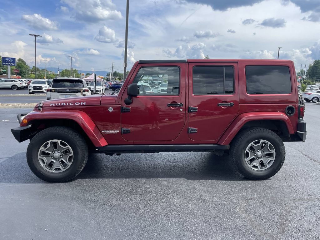 Used 2013 Jeep Wrangler Unlimited Rubicon w/ Connectivity Group AWD/4WD image 3