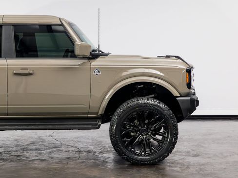 Used 2025 Ford Bronco Outer Banks image 23