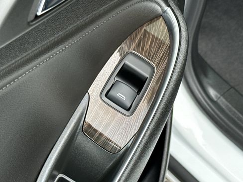 Used 2023 Chevrolet Malibu LT w/ Sport Edition FWD image 31