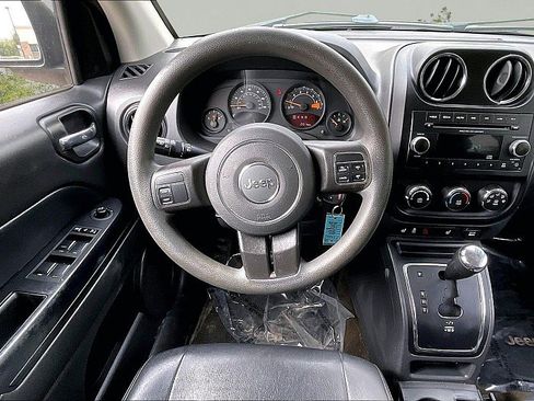 Used 2015 Jeep Compass Sport w/ Power Value Group AWD/4WD image 8