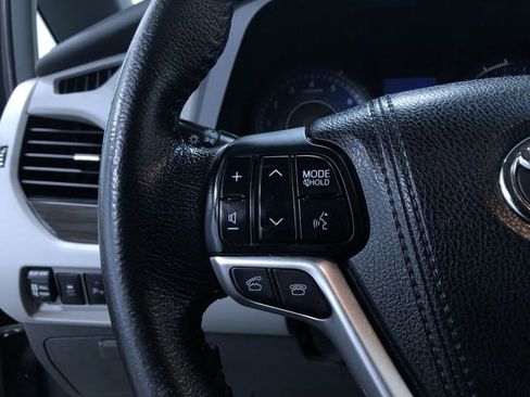 Used 2015 Toyota Sienna XLE image 29