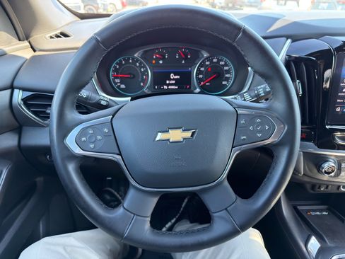 Used 2023 Chevrolet Traverse LT image 29