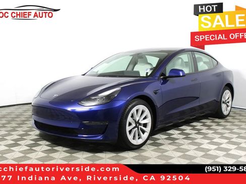 Used 2023 Tesla Model 3 Standard Range RWD image 1