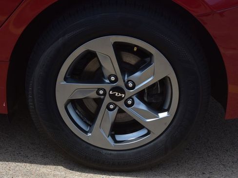 Used 2022 Kia K5 LXS FWD image 10