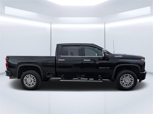 Used 2020 Chevrolet Silverado 2500 High Country w/ Technology Package image 2
