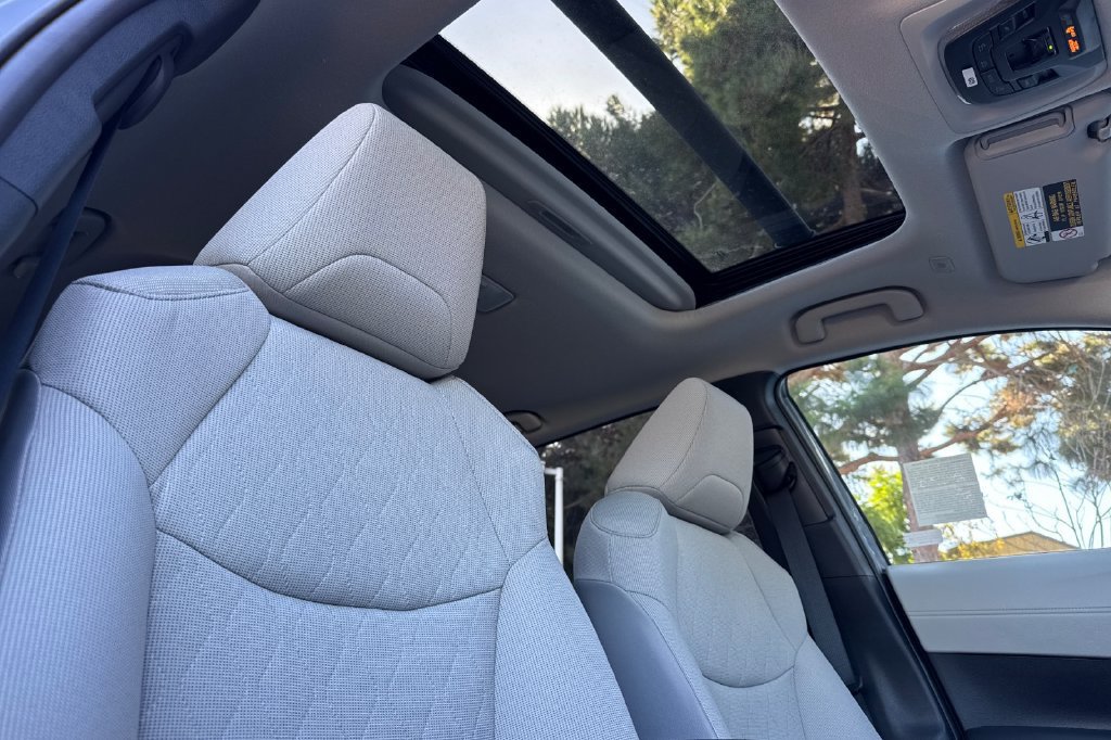 New 2026 Toyota Corolla Cross LE w/ Moonroof Package FWD image 14