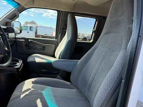 Used 2020 Chevrolet Express 3500 LS RWD image 16