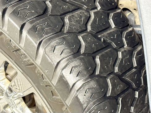 Used 2020 GMC Sierra 1500 SLE w/ SLE Value Package image 36