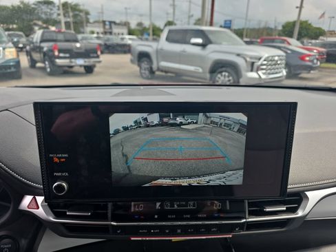 Used 2026 Toyota Sienna XSE FWD image 24