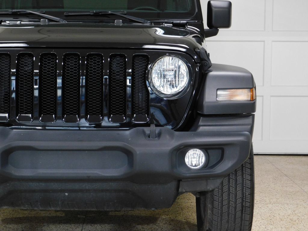 Used 2021 Jeep Wrangler Sport AWD/4WD image 14