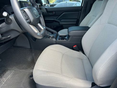 Certified 2025 Toyota 4Runner SR5 AWD/4WD image 11