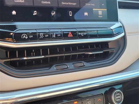 Used 2024 Jeep Compass Limited image 29