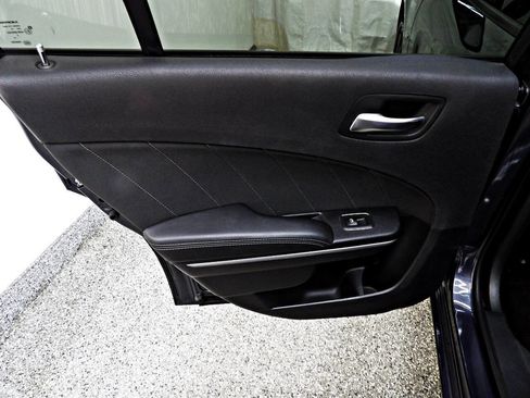 Used 2018 Dodge Charger GT image 9