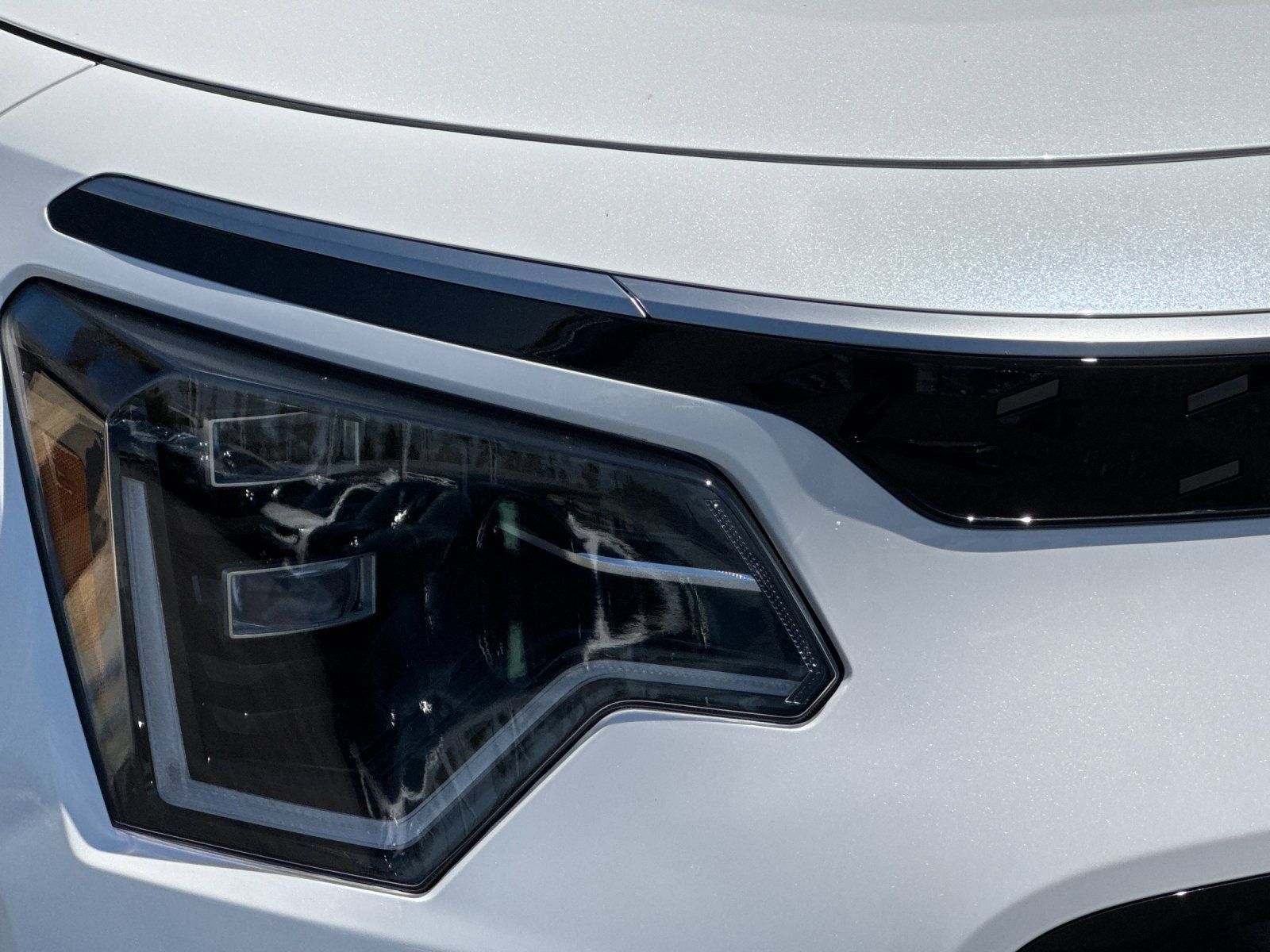 New 2026 Kia Niro Wave w/ Wave Preserve Package FWD image 32