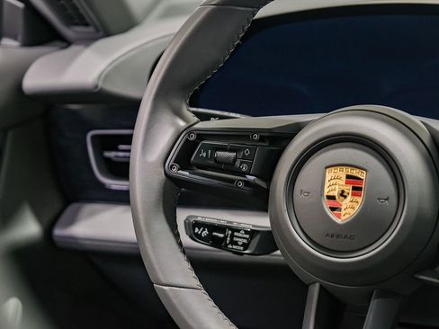 Used 2022 Porsche Taycan 4S image 15