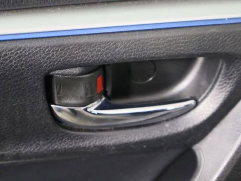 Used 2015 Toyota Corolla S image 21