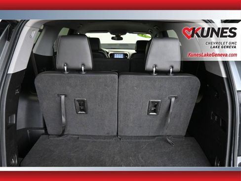 Used 2023 GMC Acadia SLT image 16