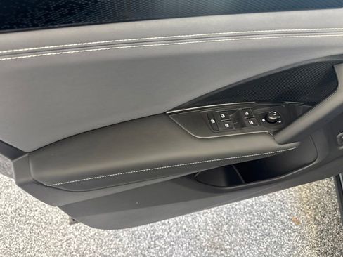 New 2026 Volkswagen Tiguan SE FWD image 16