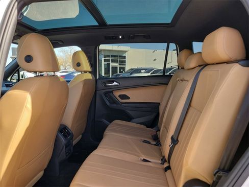 Used 2022 Volkswagen Tiguan SE image 13