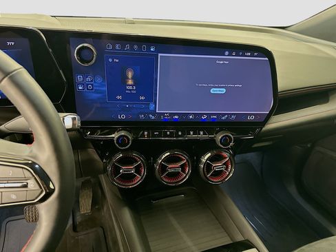 Used 2025 Chevrolet Blazer EV RS AWD/4WD image 26