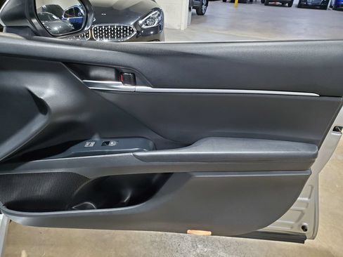 Used 2018 Toyota Camry SE w/ Audio Package FWD image 16