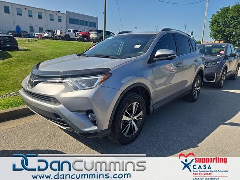 Used 2018 Toyota RAV4 XLE FWD image 1