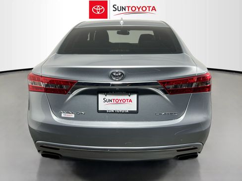Used 2016 Toyota Avalon Limited w/ Toyota Safety Sense Package FWD image 5