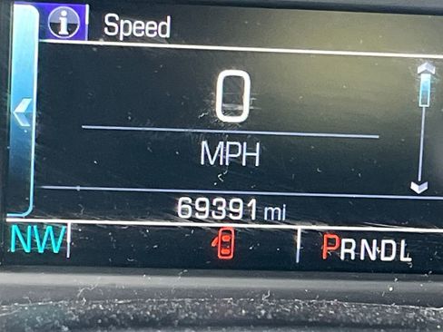 Used 2018 Chevrolet Silverado 1500 LT w/ All Star Edition image 4