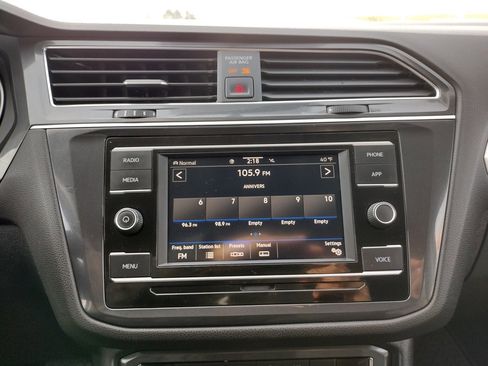 Used 2021 Volkswagen Tiguan S image 3