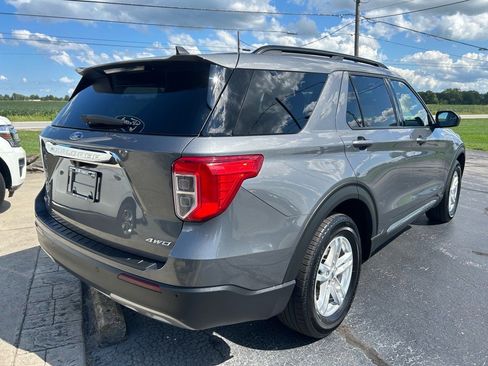 Used 2022 Ford Explorer XLT w/ Equipment Group 202A image 3