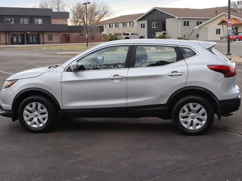 Used 2018 Nissan Rogue Sport S image 9