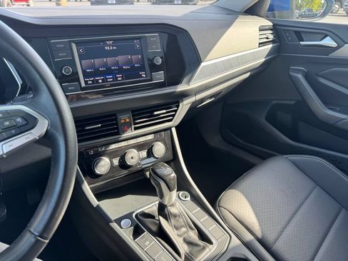 Used 2024 Volkswagen Jetta SE FWD image 15