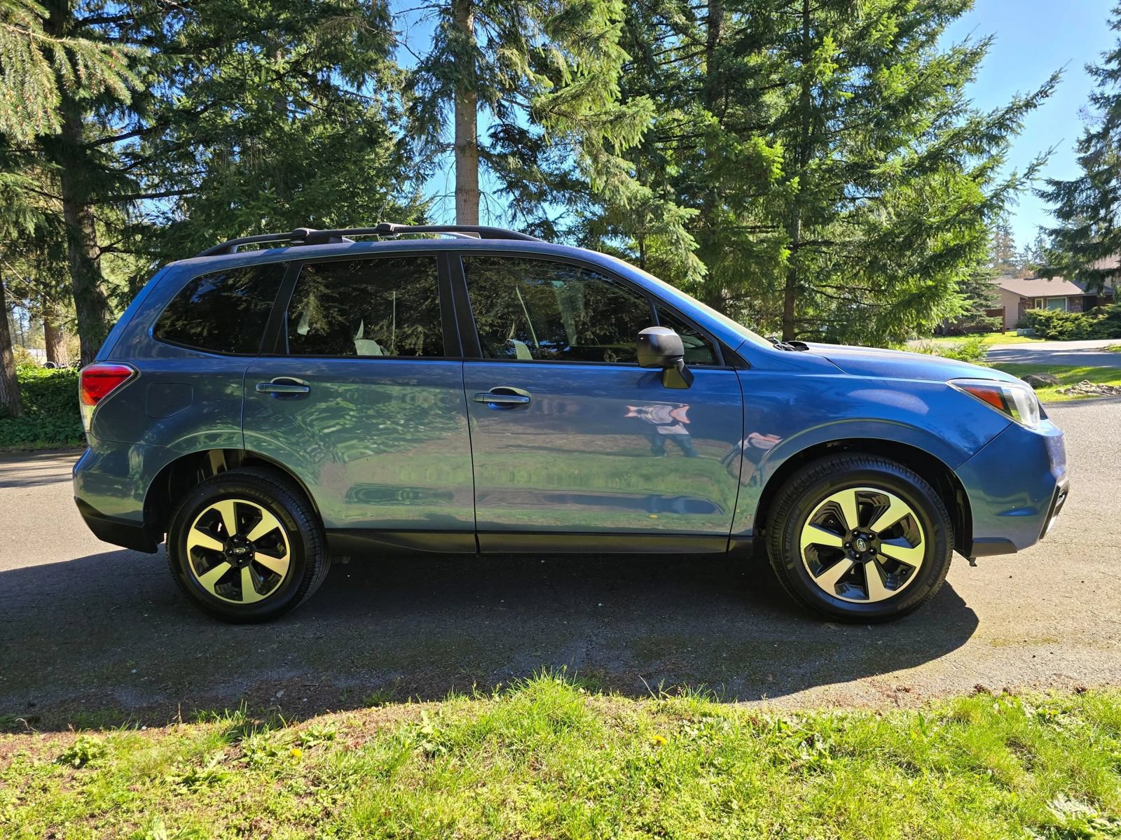 Used 2017 Subaru Forester 2.5i w/ Alloy Wheel Package AWD/4WD image 7